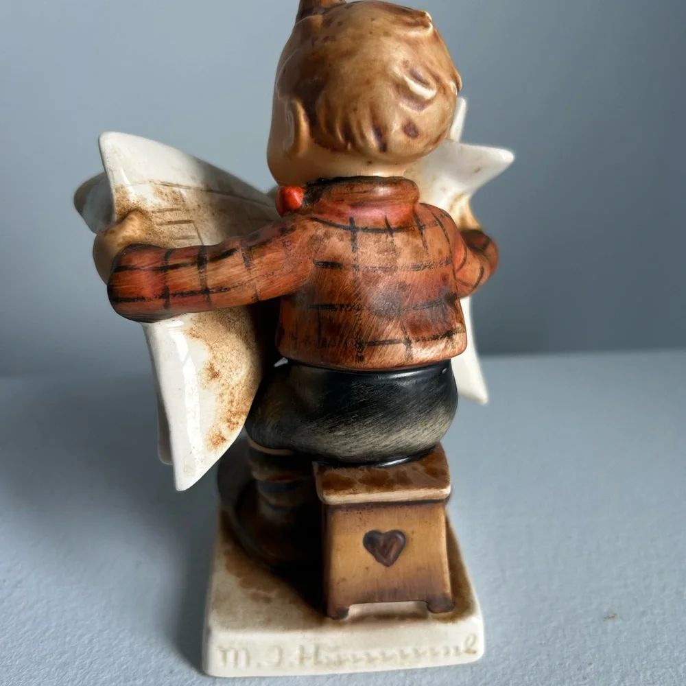 Vintage Hummel Figurine - Picture 4 of 6